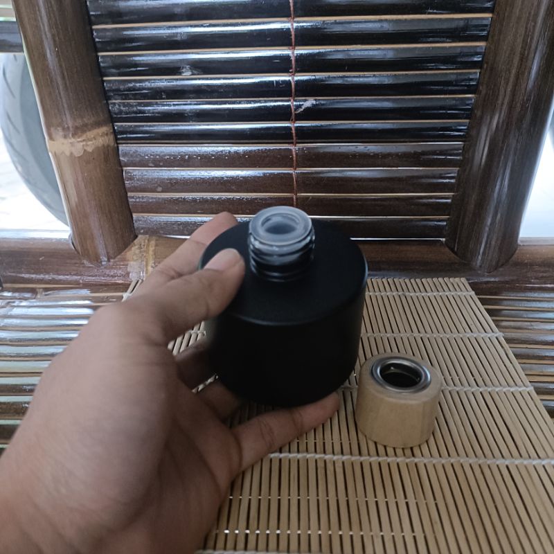 Botol reed diffuser 100ml Hitam bulat tutup kayu round lid / botol diffuser