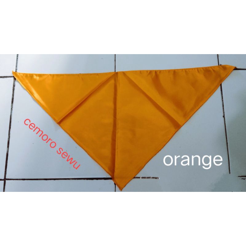 syal pramuka orange