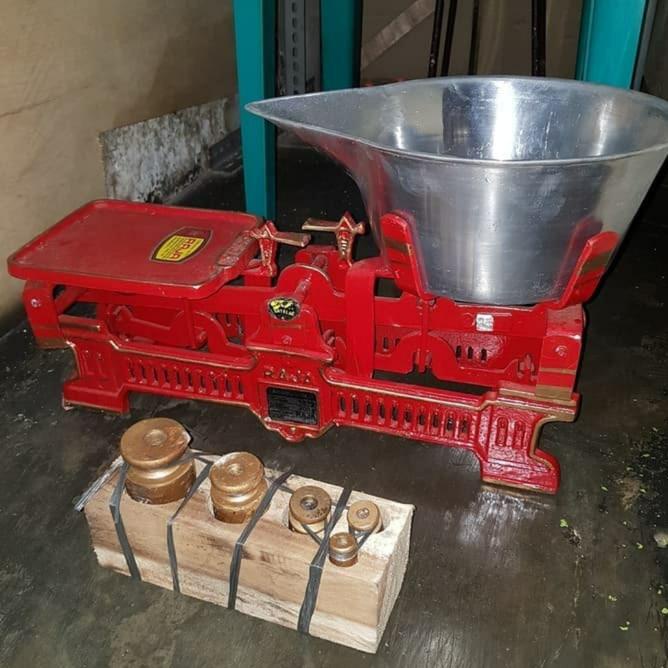 Timbangan Duduk Batu | Kodok | Besi Merek Raja + 1 Set Batu Anak Raja