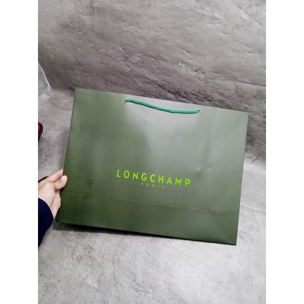 

Paperbag, box, dustbag L C - HARUS DENGAN PEMBELIAN TAS