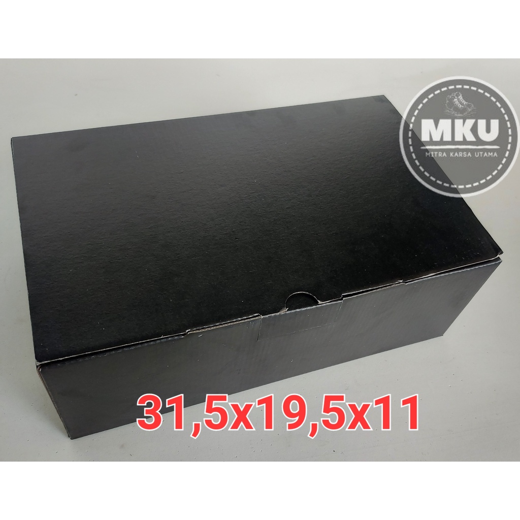 

Kardus Box Dus Sepatu 31,5x19,5x11cm Hitam