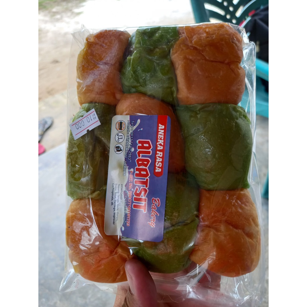 Roti Bantal Aneka Rasa Coklat, Pandan, Keju, Sarikaya dan Strawberry Cap Albatsit Lembut dan Lezat / Kue Bantal /Kue Lembut