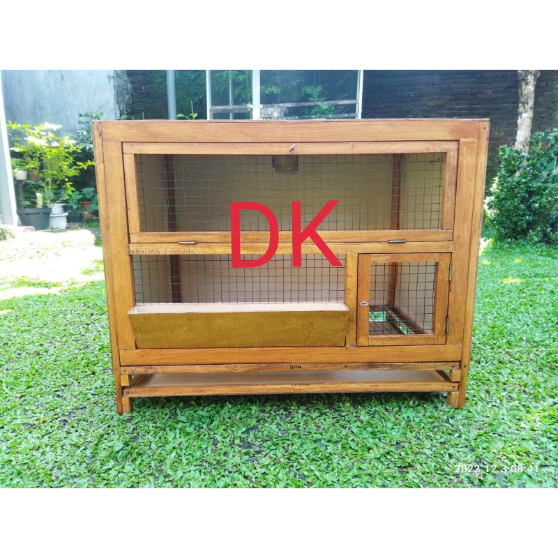 Kandang ayam DOC tempat pakan depan