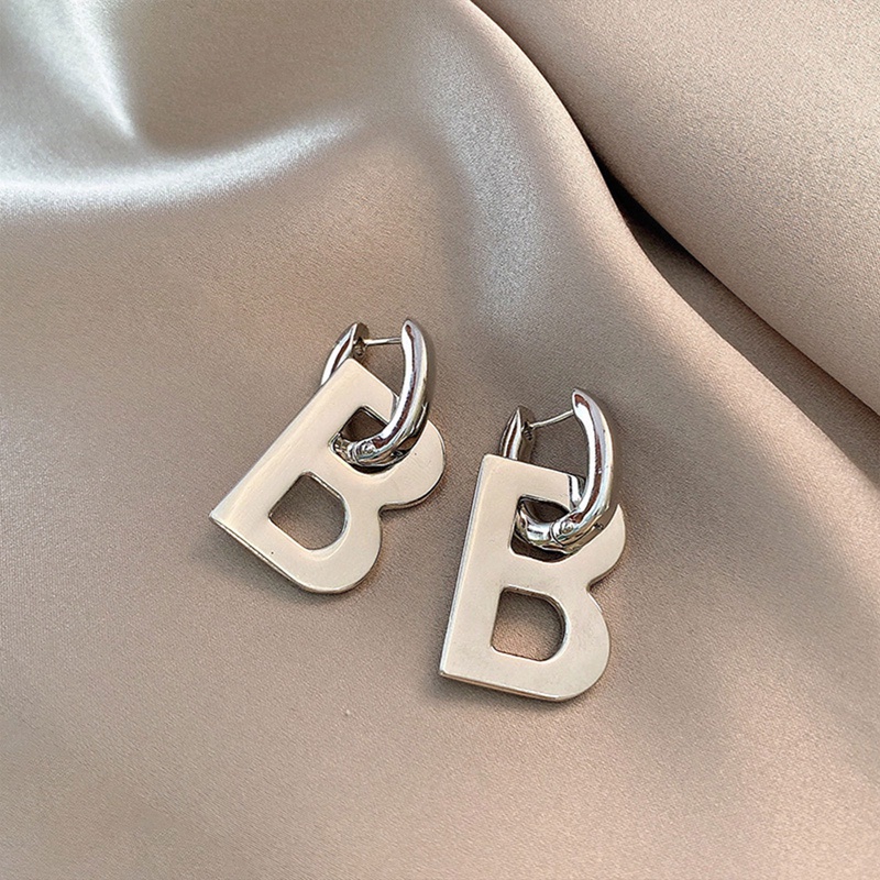 Fancyqube High Quality Letter B Drop Anting Wanita Pria Trendi Elegan Korea Minimalis Warna Emas Perak Anting Statement
