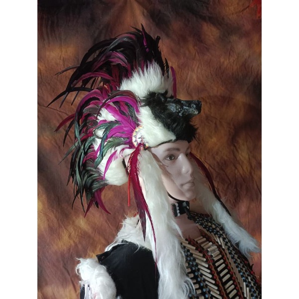 Topi Indian- HeadDress Mohak Bulu Ayam Motif Srigala Merah