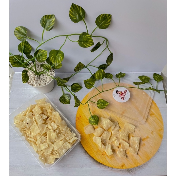 

KERIPIK PANGSIT PEDAS - KERIPIK PANGSIT ASIN