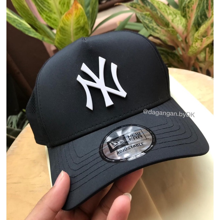 Topi New Era White Metal Logo Original 100%