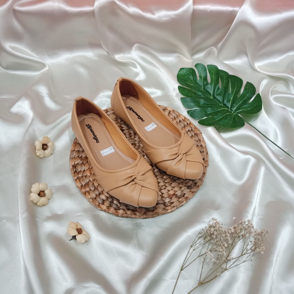 SIZE 41.42.43.44 Flat shoes Wanita Jumbo