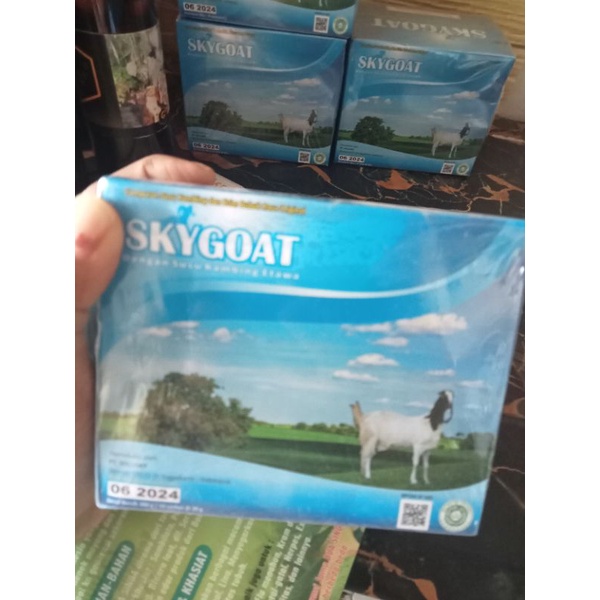 

susu kambing etawa merek sky goat