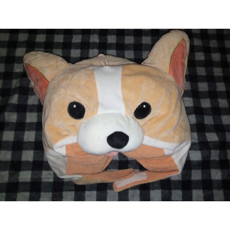 topi boneka serigala everland