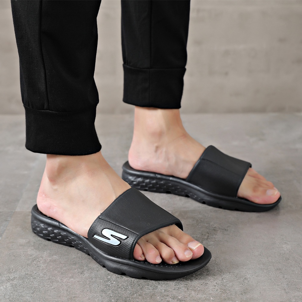 SKECHERS Sandal kasual pria terbaru  datar olahraga pria sandal anti selip tahan air