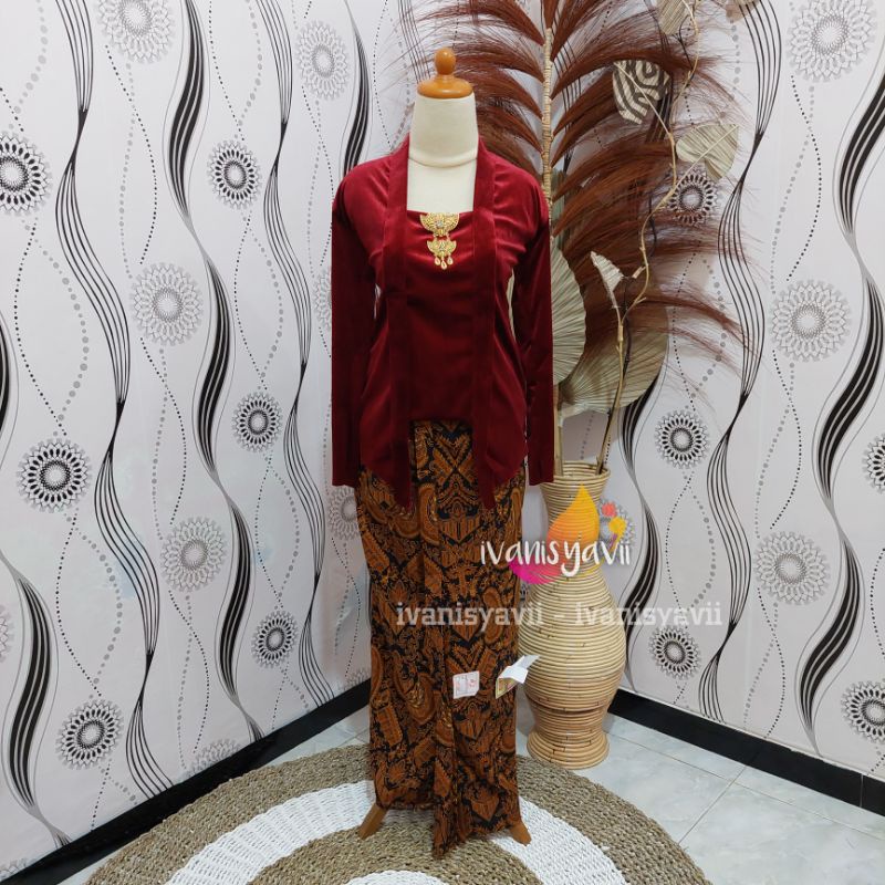 Full Set Baju Prewedding / Baju Couple Adat Jawa | Nuansa Hewes Maroon - Motif Semen romo