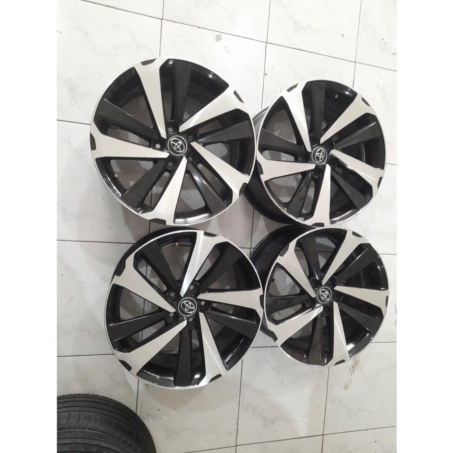 VELG MOBIL BEKAS R18 BAUT 5 REP VELFIRE R18X7,5 5X114ET45