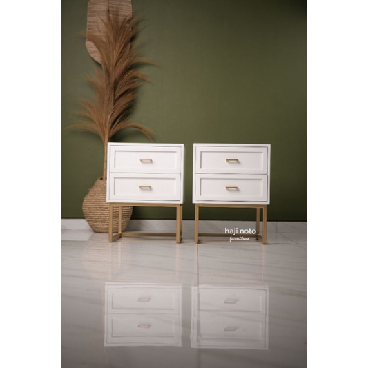 Meja Nakas Industrial Besi / Nakas Mini Bedside Table Meja Kamar Tidur Minimalis / Furniture Kayu Cl