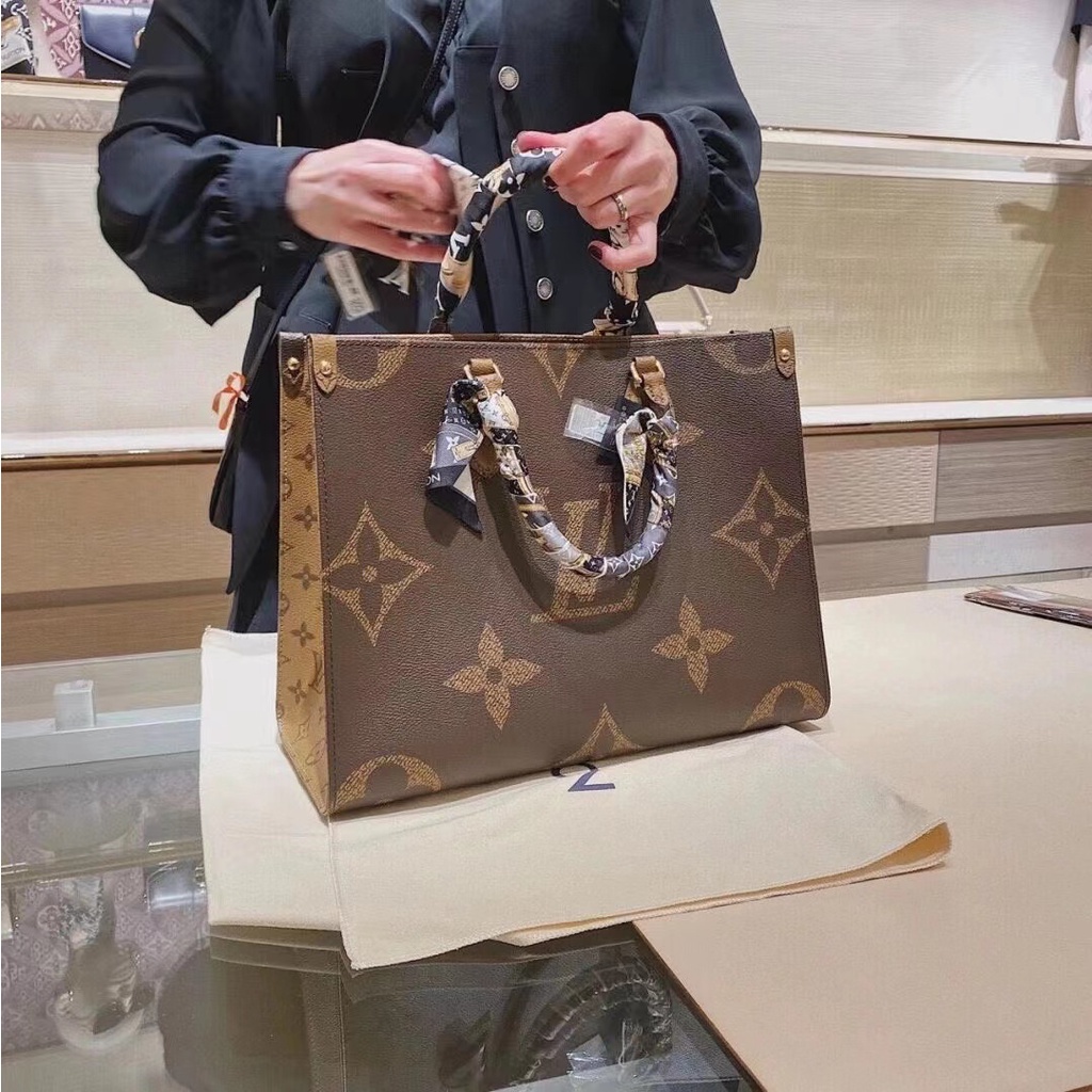 Louis Vuitton ONTHEGO New Old Flower Shopping Bag Tote Bag Shoulder Bag Handbag M45321