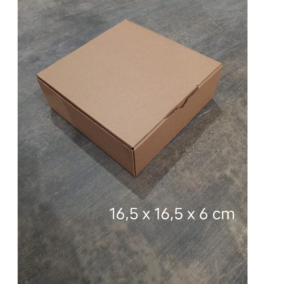 

Grosir Terbatas (10pcs) Kardus 16,5x16,5x6 cm....Die Cut kotak aksesoris-dll model box pizza