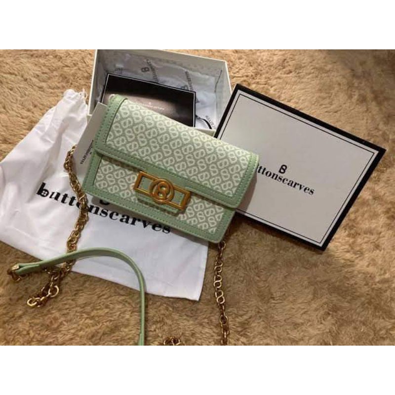 Preloved izzy sling bag