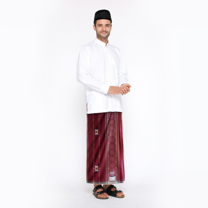 Sarung BHS Classic Silver Motif SSB Merah Maroon