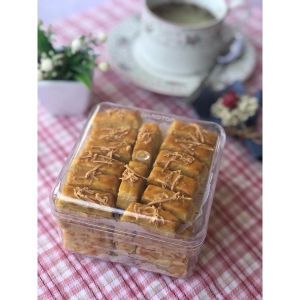 

Kastengel Keju Edam Wijsman Butter Wisman Kue Kering Premium Cookies