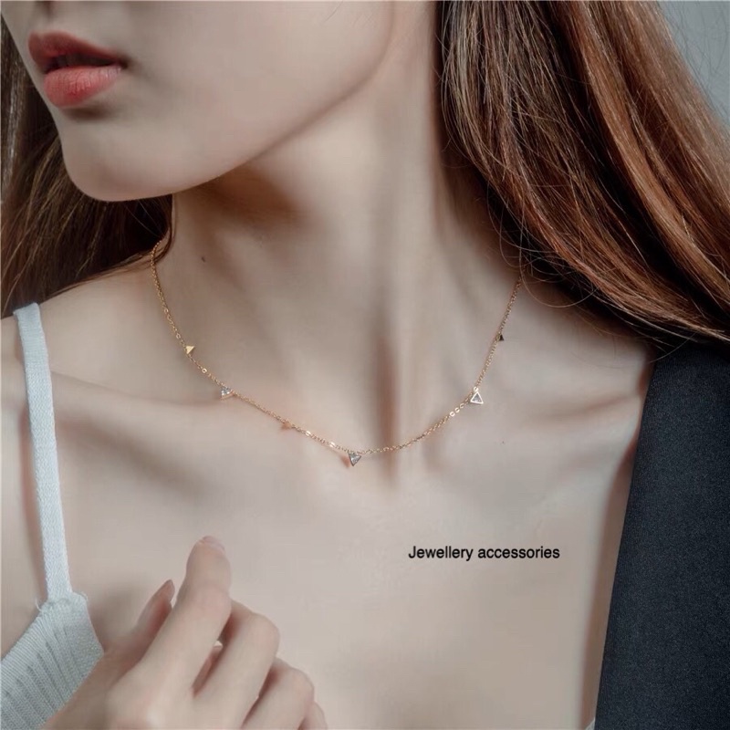 Kalung Titanium Permata Segitiga Elegant Korea Fashion Style