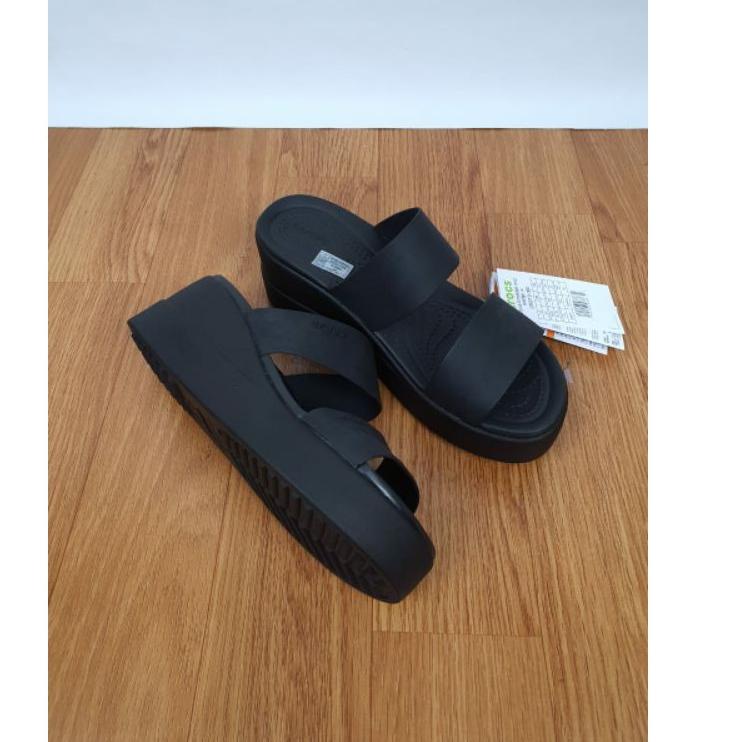 Rekomendasi Sandal crocs Wanita / Crocs Literide Brooklyn mid Wedges / Crocs Broklyn / Sandal wedges