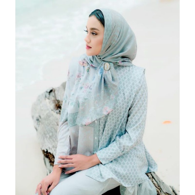 MANDE TOP BY JAMILA HUMAILA