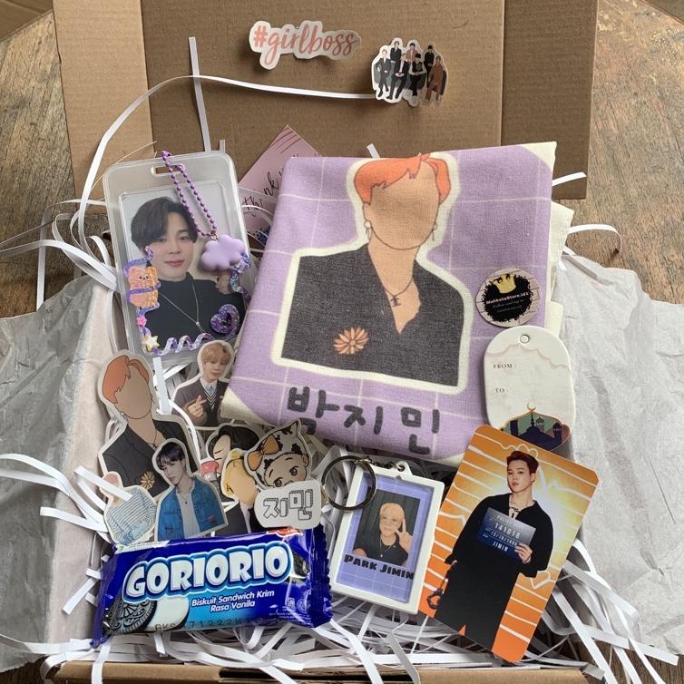 

[Terkece Se-RI] GIFT BOX HAMPERS | HAMPERS BIRTHDAY LEBARAN WEDDING GRADUATION BTS NCT MURAH