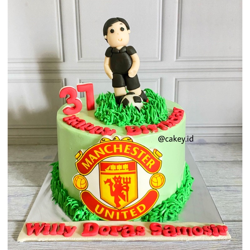 

Kue Ulang Tahun Karakter Bola/Manchester United (butter 18cm)