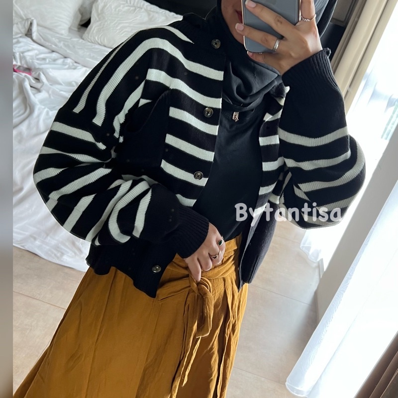 CARDIGAN RAJUT CROP KOREAN STYLE MOTIF GARIS LOLY