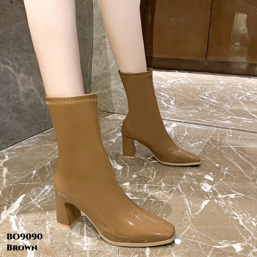 WYN SEPATU BOOTS FLAT KOREA BO9090