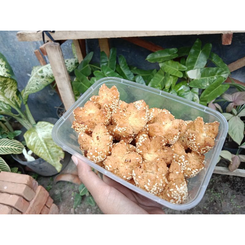 

Onde-onde Pecah atau onde-ketawa