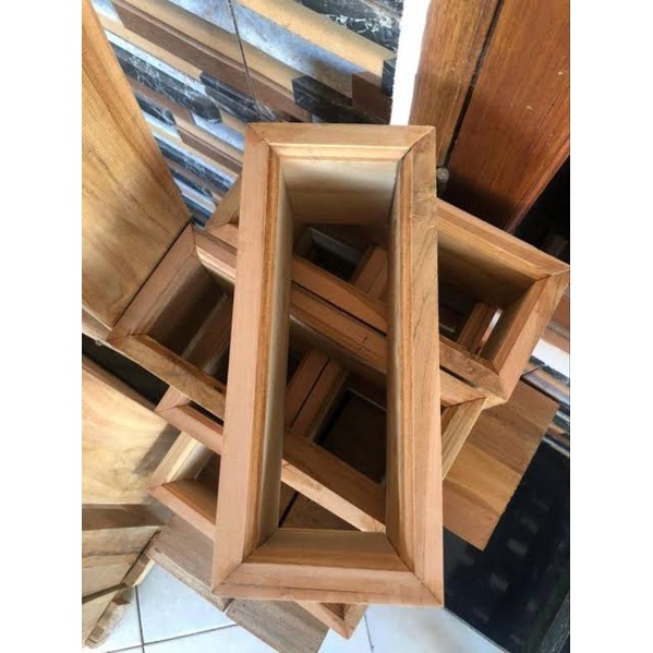 LOSTER KAYU JATI MINIMALIS | Angin-angin Rumah