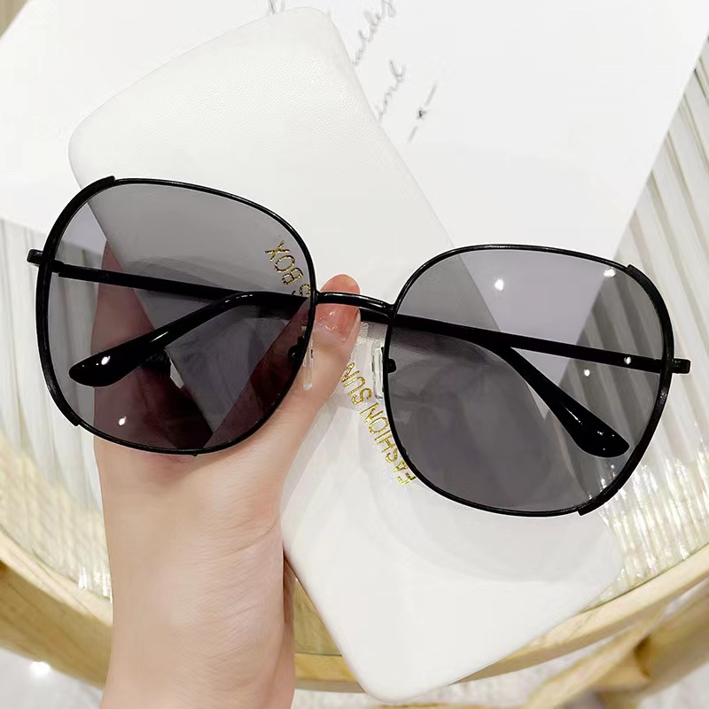 Kacamata Hitam Terbaru Wanita Titanium Style Fashion Murah Sunglasses Import