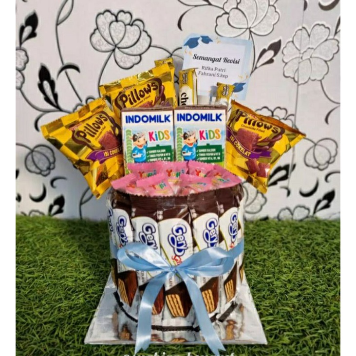 snack tower / hadiah / hampers / kue ulang tahun