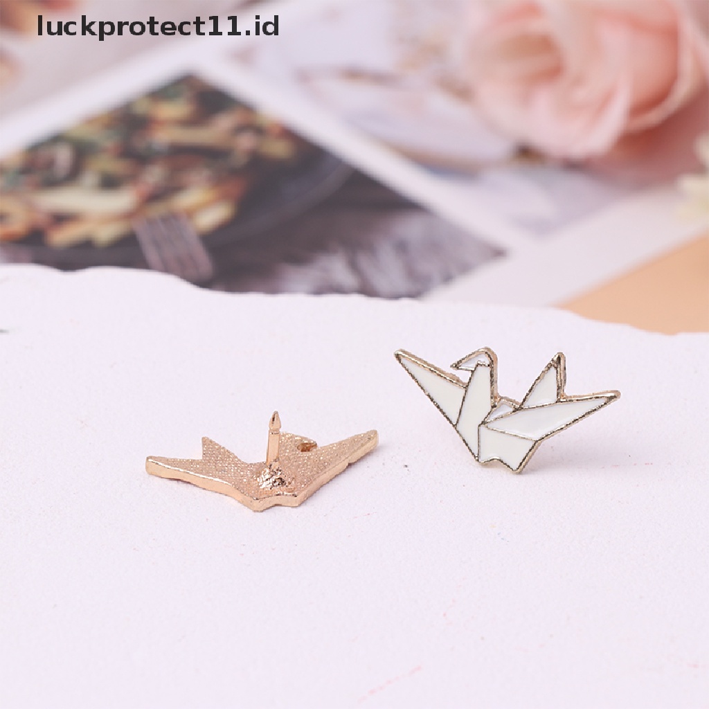 /Fashion Hot// Fashion/Merah Putih Lucu Anime Lencana Bros Kartun Seribu Derek Kertas Keberuntungan Enamel Pin Pakaian Denim Kerah Pin Perhiasan Kartun Jepang Serbaguna Lencana Tas Liontin