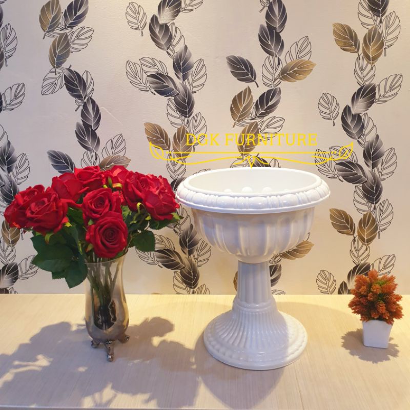 Pot Bunga Piala Kaki Panjang Plastik Putih Diameter 33 cm