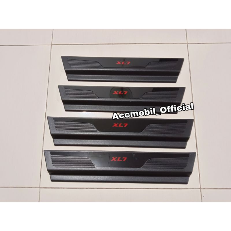 ✨COD✨ SUZUKI XL7 Sillplate Samping Exclusive Red JSL