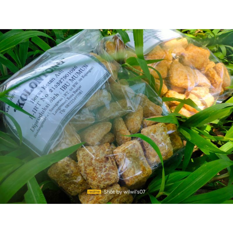 

SNACK KOLONTONG MANIS GULA AREN