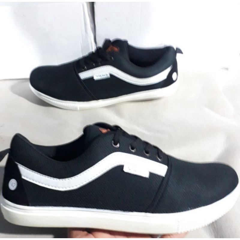 Sepatu Sneaker Vans Cacing Hitam putih Sepatu sekolah,Kerja