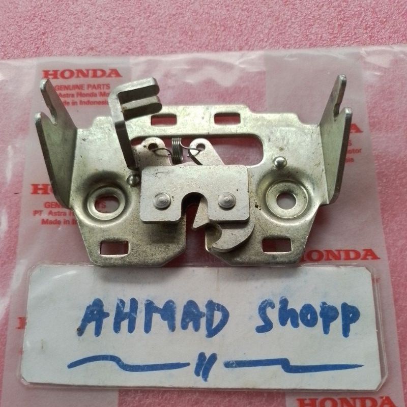 engsel kunci jok belakang honda ADV 150 ori