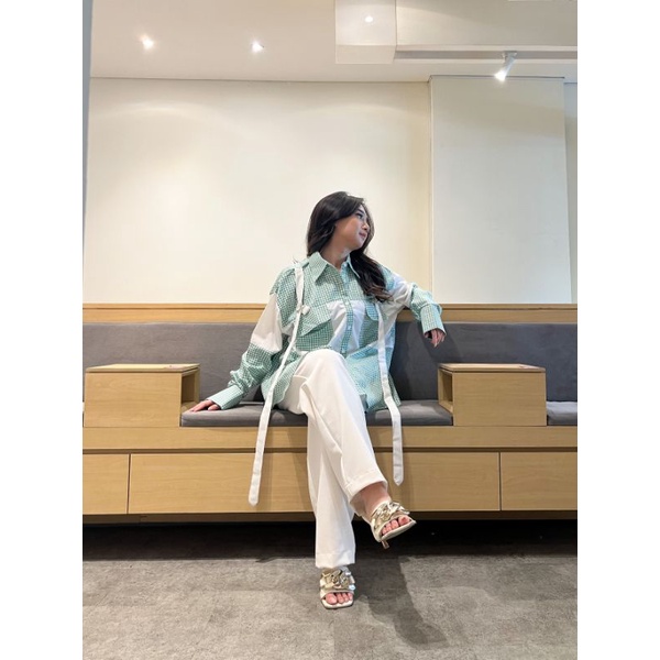 Gail Top by Keenanthi / Kemeja Korea / Kemeja Dewasa / Kemeja Katun Japan / Kemeja Premium / Kemeja Lokal