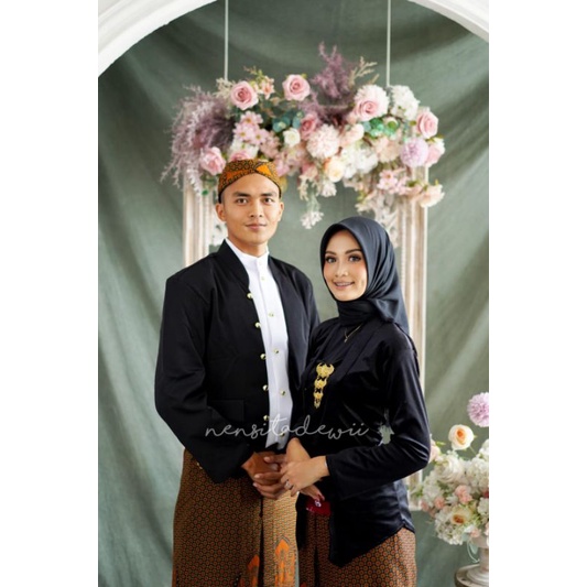 [1 Set, HT/HPD01A] Baju Prewedding / Baju Couple Adat Jawa - Solo, Truntum Garuda