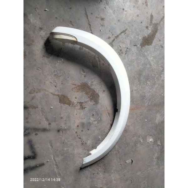 Lis over fender Mitsubishi Pajero sport 2010 2014