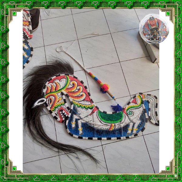 Kepang Senterewe Anak SD dan Pecut Kualitas Pentas