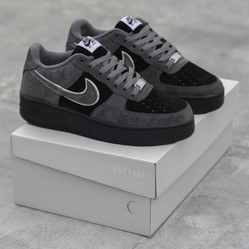 SEPATU NIKE AIR FORCE 1 WOLF F BLACK GREY / SEPATU PRIA WANITA NIKE AIR FORCE ONE