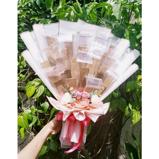 

Buket uang kosong 25 slot + bunga artificial