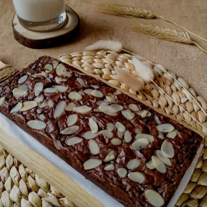 

[KODE PRODUK M7AUI8152] Fudgy Brownies Shiny Crust