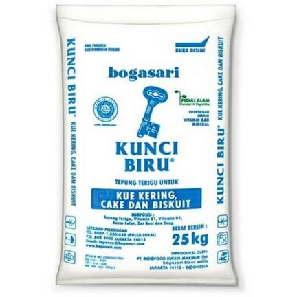 

よ Tepung terigu kunci biru 1kg repack los プ