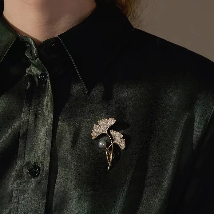Ginkgo Daun Bros High-End Perempuan Mutiara Pin Tetap Pakaian Aksesoris Jas