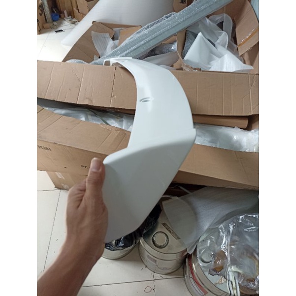 SPOILER CHEVROLET SPIN PLUS LAMPU